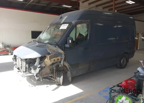 2019 Mercedes-Benz Sprinter 2500 High Roof V6/Standard Roof V6 z USA, uszkodzony, nr VIN WD4PF0CDXKP103244